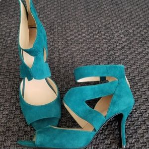 Statement turquoise heels